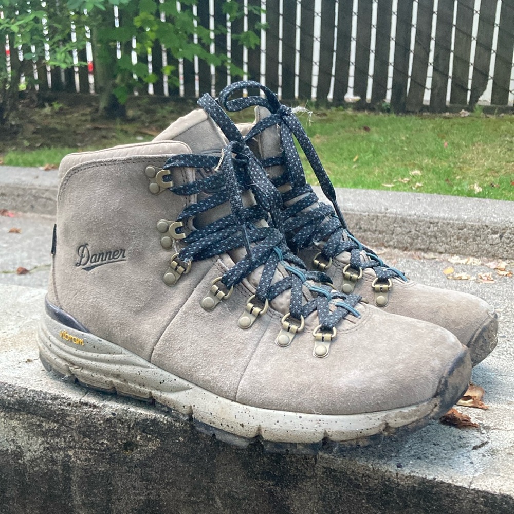 Danner Women's Mountain 600 Hiking Boots